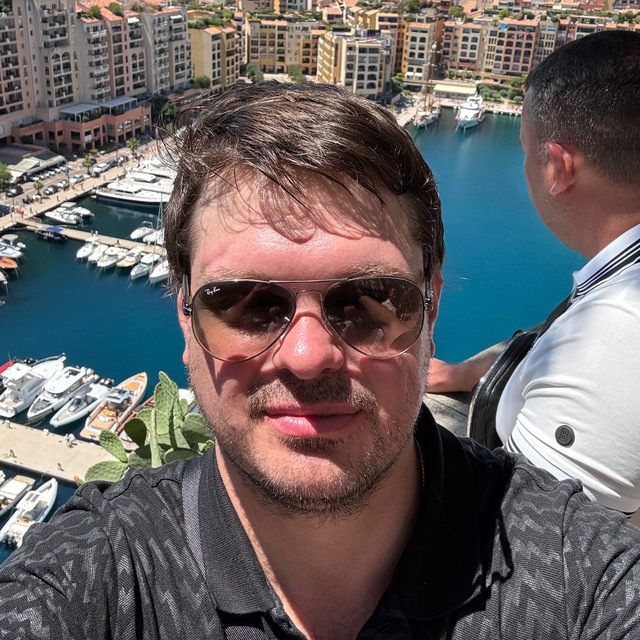 Михаил Викторович